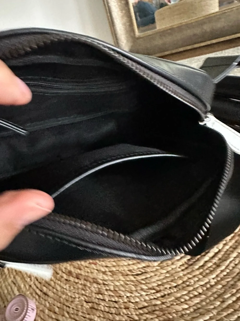 Kings Loot Crossbody